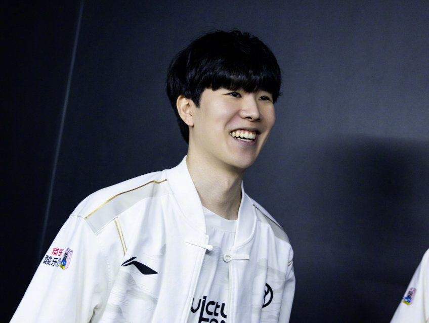 他依然保持 他依然保持