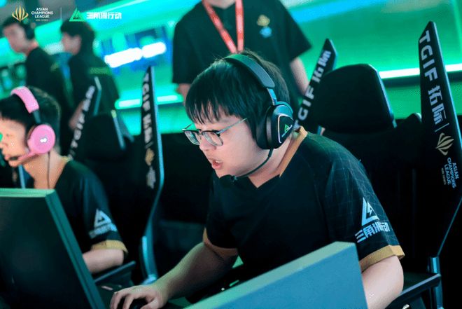 于赞助商 于赞助商