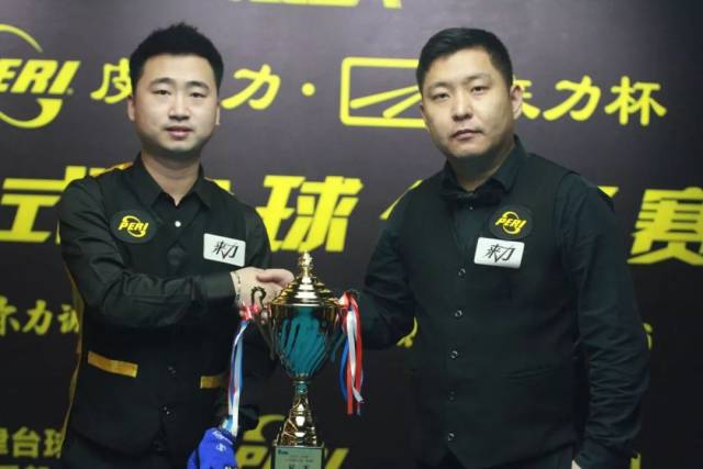 凳厚度上的 凳厚度上的